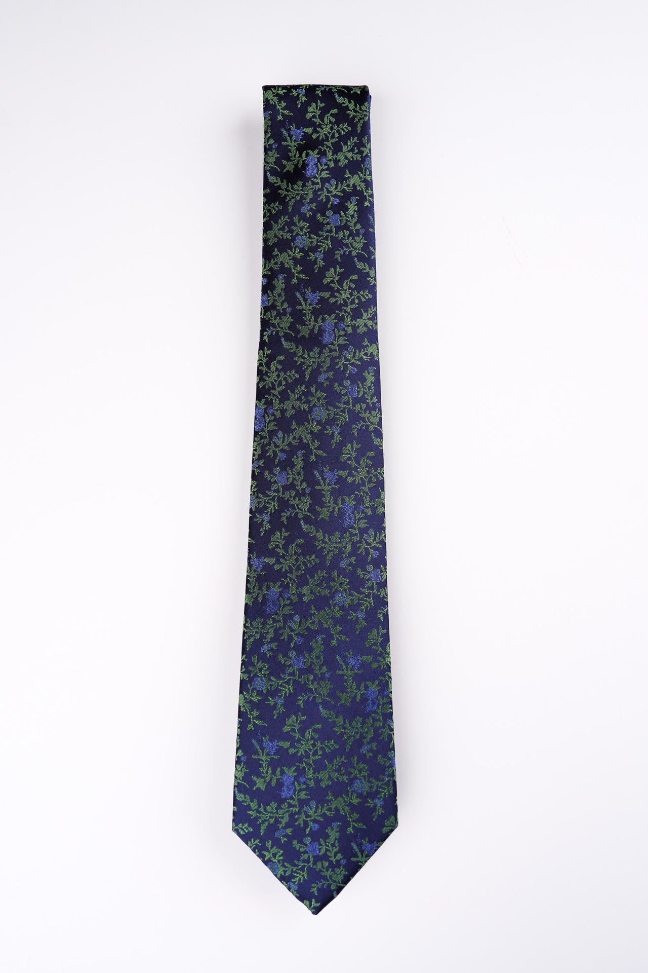 Green Trailing Floral Tie