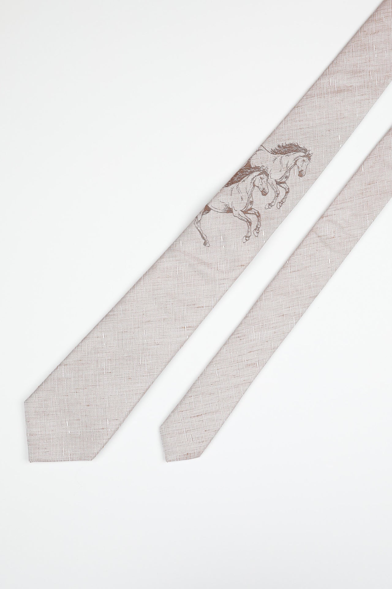 Natural Twin Horses Tie