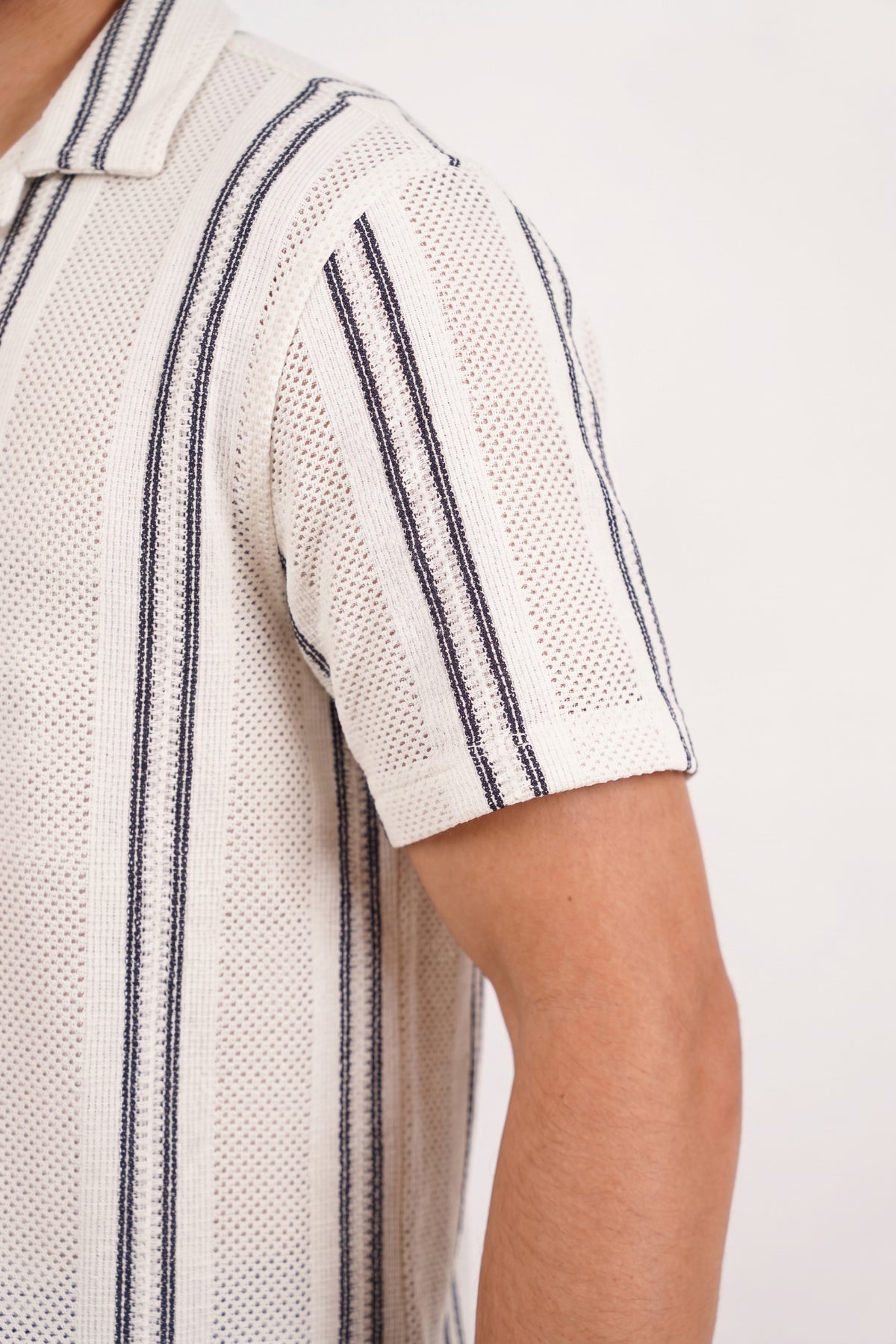 Short sleeve crochet stripe knitted shirt white